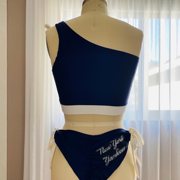 Swimwear size S - Picture 3 of 5